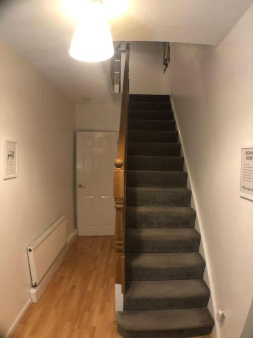 Warwick House, 5 Bedrooms, 9 Beds, Parking, Garden *