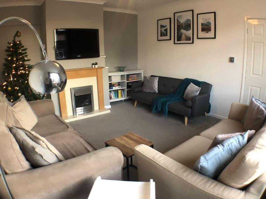 Holiday home Warwick House, 5 Bedrooms, 9 Beds, Parking, Garden