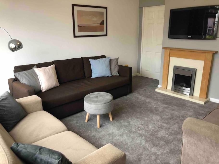Holiday home Warwick House, 5 Bedrooms, 9 Beds, Parking, Garden Coventry