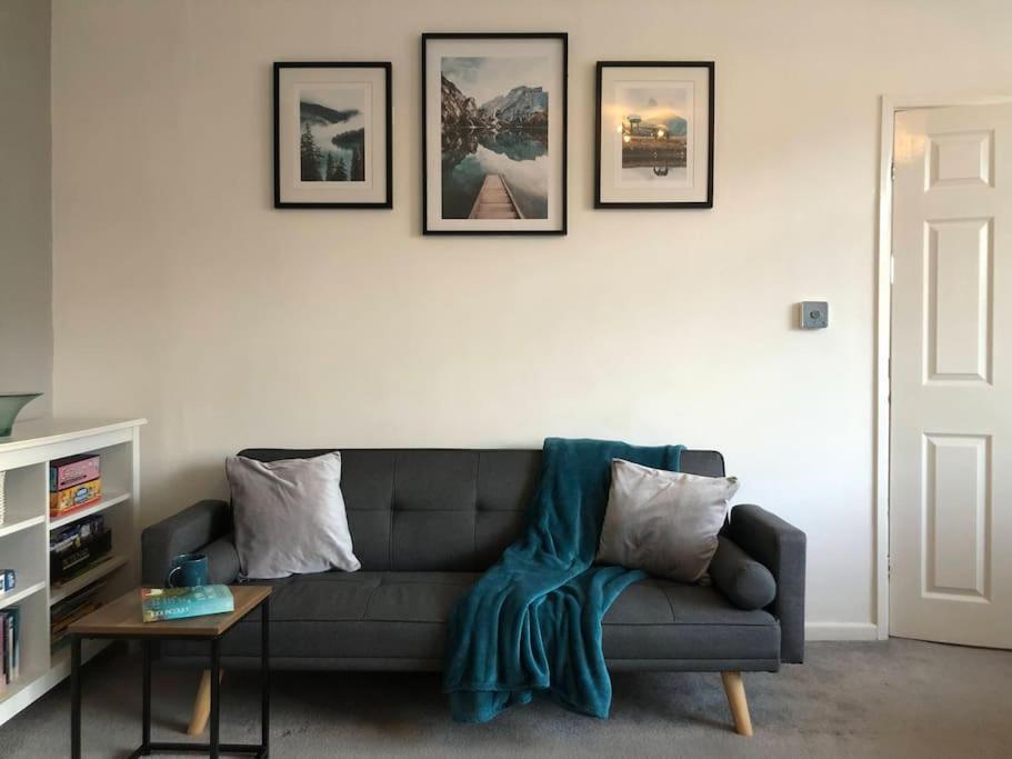 Warwick House, 5 Bedrooms, 9 Beds, Parking, Garden *