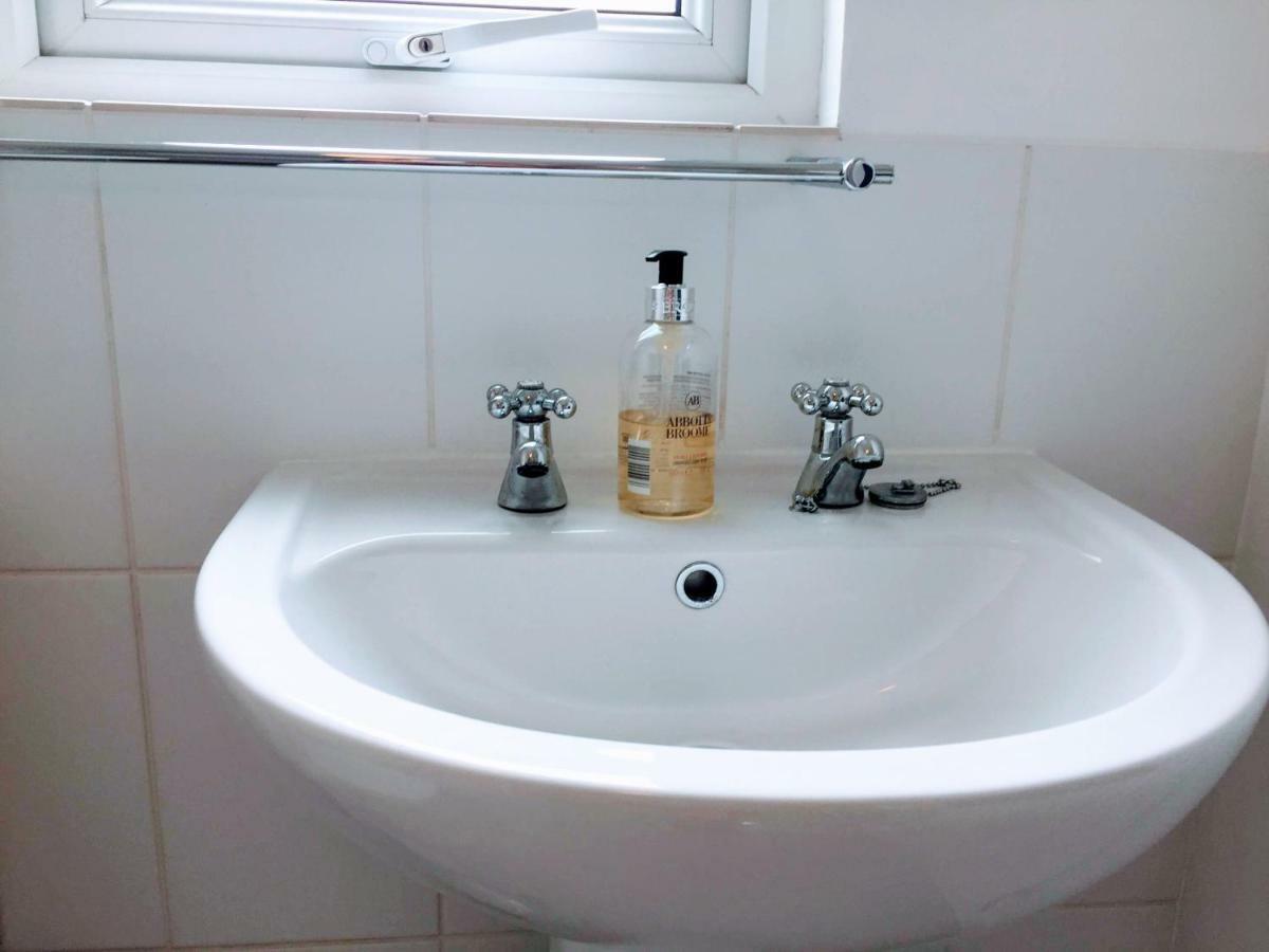 Warwick House, 5 Bedrooms, 9 Beds, Parking, Garden * Coventry