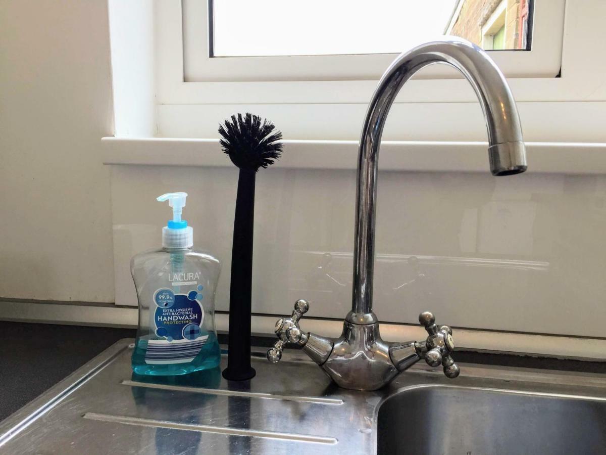 Holiday home Warwick House, 5 Bedrooms, 9 Beds, Parking, Garden Coventry