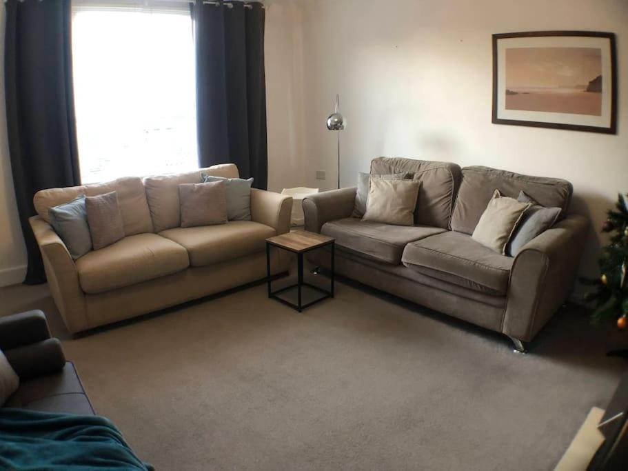 Warwick House, 5 Bedrooms, 9 Beds, Parking, Garden